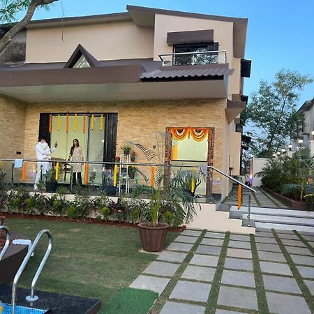 Mannat Villa With Swimming Pool And Garden Lonavala Esterno foto